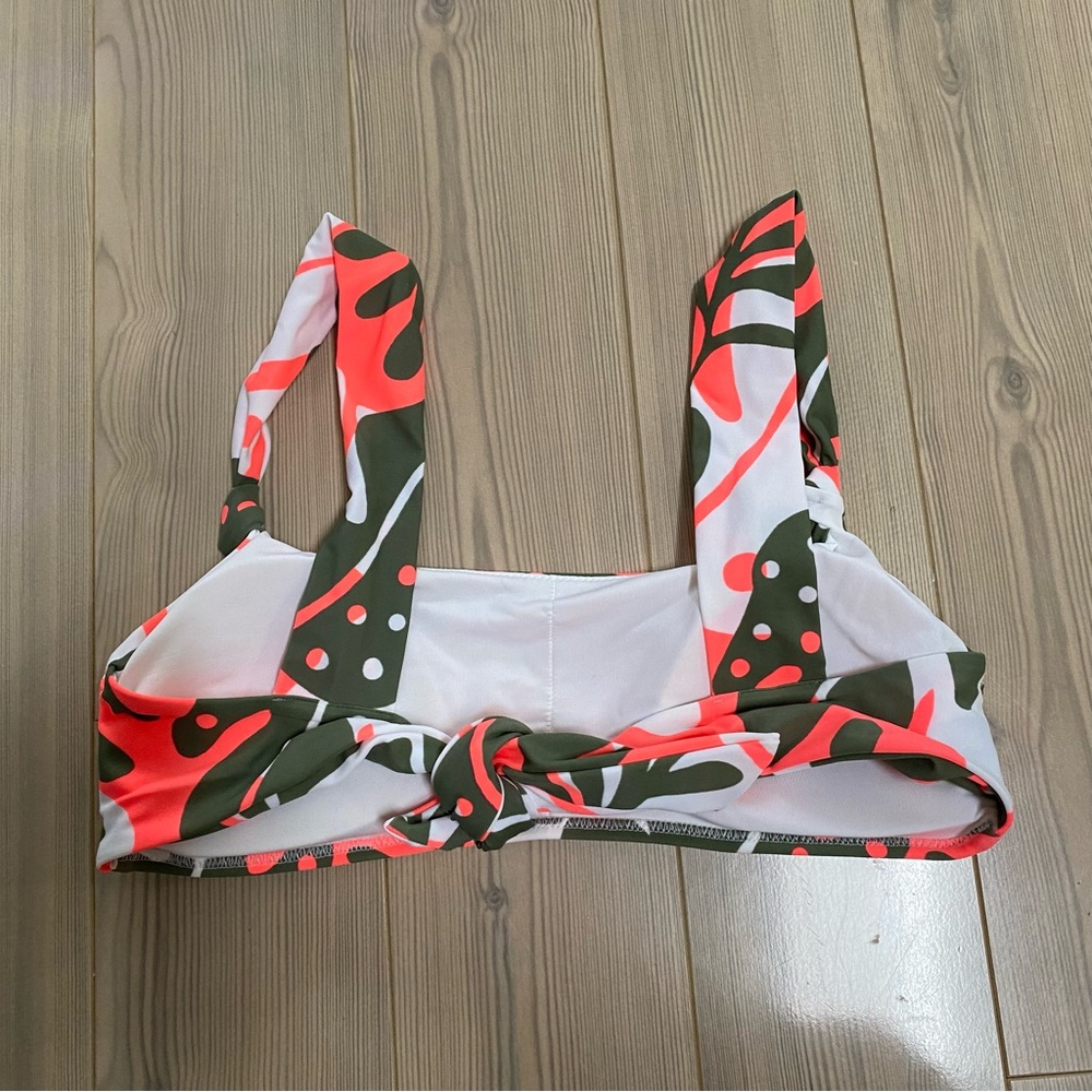 Aerie Tropical Print Bikini Top M - Picture 2 of 3